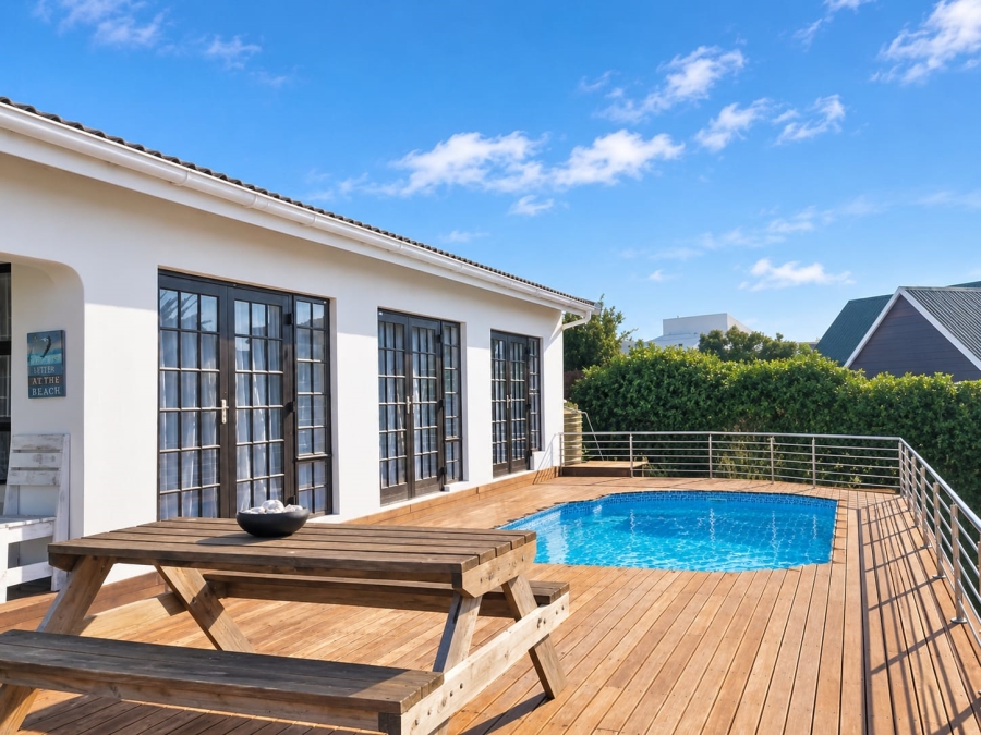 3 Bedroom Property for Sale in Wavecrest Eastern Cape